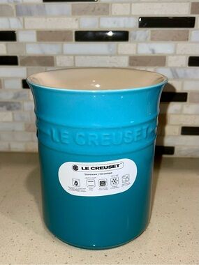 Le Creuset Stoneware Utensil Holder in color Caribbean- NWT